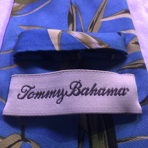 Tommy Bahama Mens Tie. - Picture 3 of 4